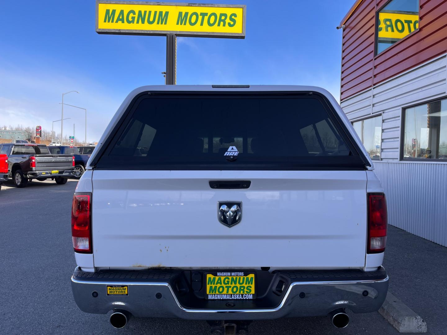 2013 White /Black RAM 1500 SLT Big Horn (1C6RR7LT7DS) with an 5.7L engine, 6-Speed Automatic transmission, located at 1960 Industrial Drive, Wasilla, 99654, (907) 274-2277, 61.573475, -149.400146 - Photo#3